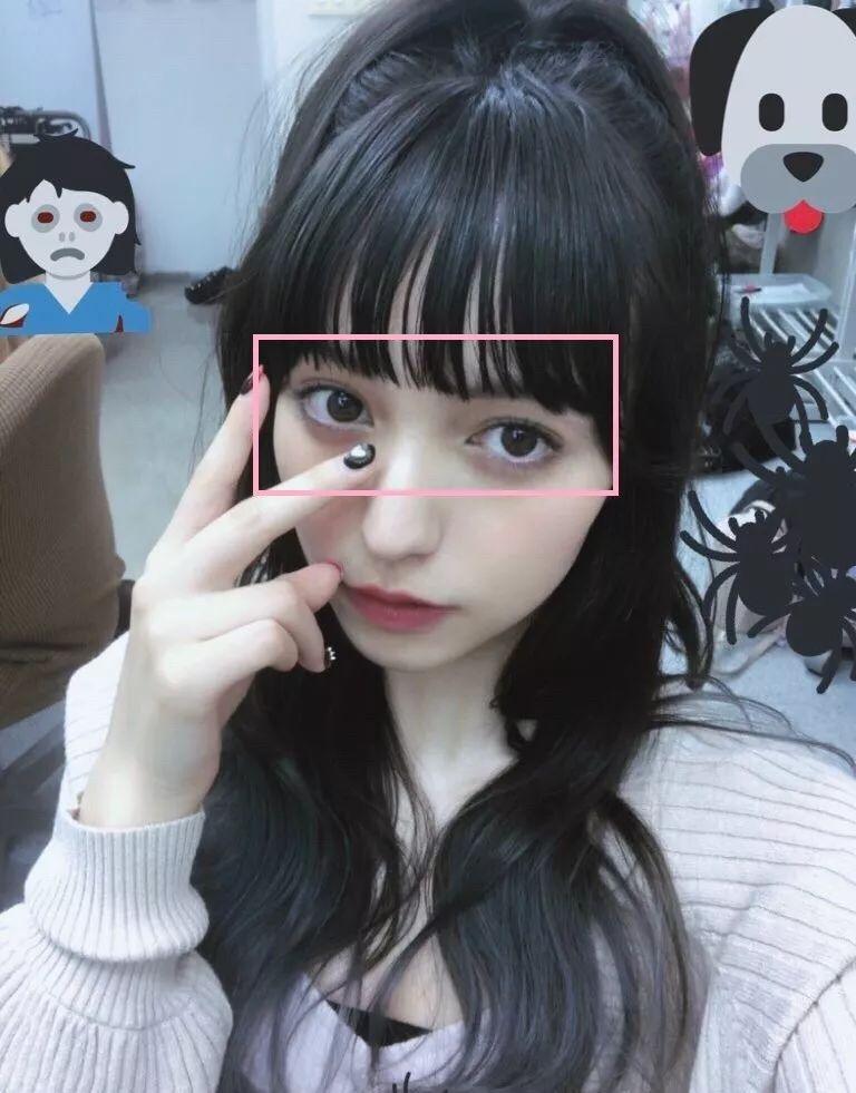 日本爆红的洛丽塔美少女，真人版混血芭比，靠漫画眼成新晋宅男女神！