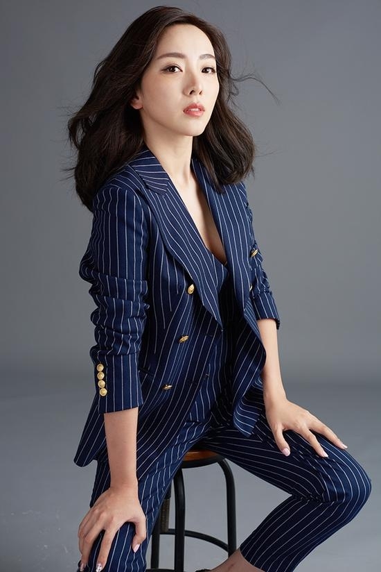 离开PS精修的杨颖输给了央视主持人？李思思让人发现气质的重要性