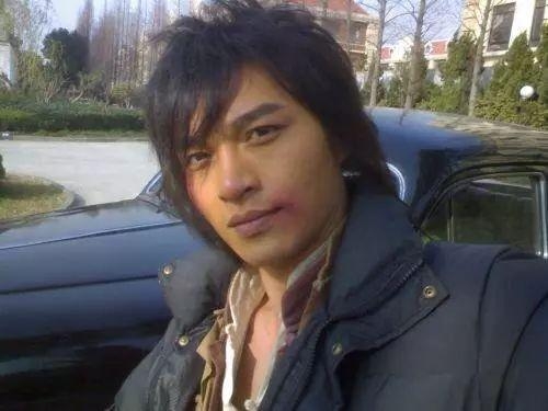 男星与相恋6年女友分手后堕落，多次打架惹事，如今被起诉伤害罪