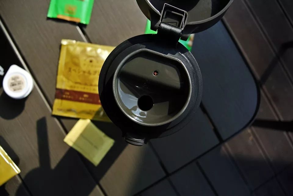 用保温杯开启「嗜茶儿童」的泡茶方式，丹麦 PO 泡温杯体验