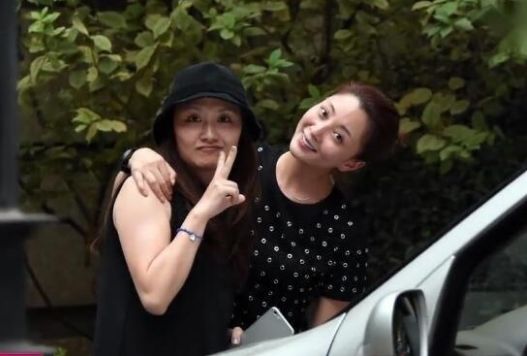 娱乐圈爱素颜的女星这么多，只有她敢对着偷拍镜头喊：拍漂亮点！