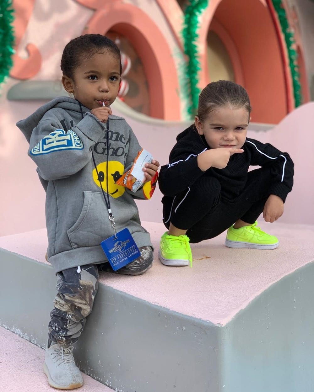 金卡戴珊把Chicago送去给科勒带，妹控小哥Saint生日都没过好