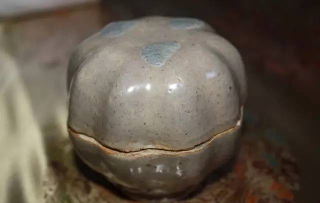 佟丽娅这种神仙都hold不住刷爆朋友圈的故宫口红？吴谨言却赢了…