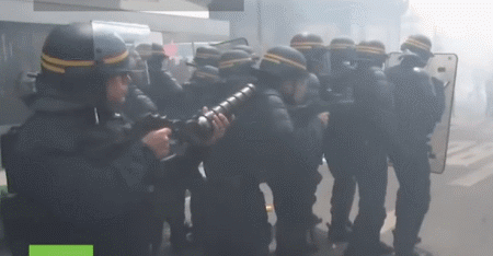 巴黎警察防暴“大炮”是什么？国产同类6连发，更猛更强