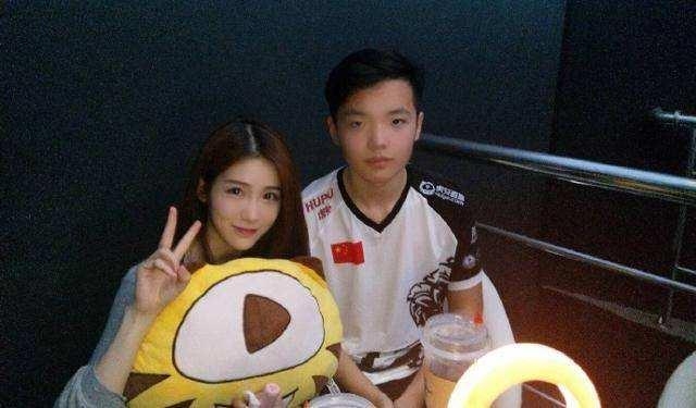 4am永远醒目发挥低迷,韦神帮手仅剩孤存,虎牙