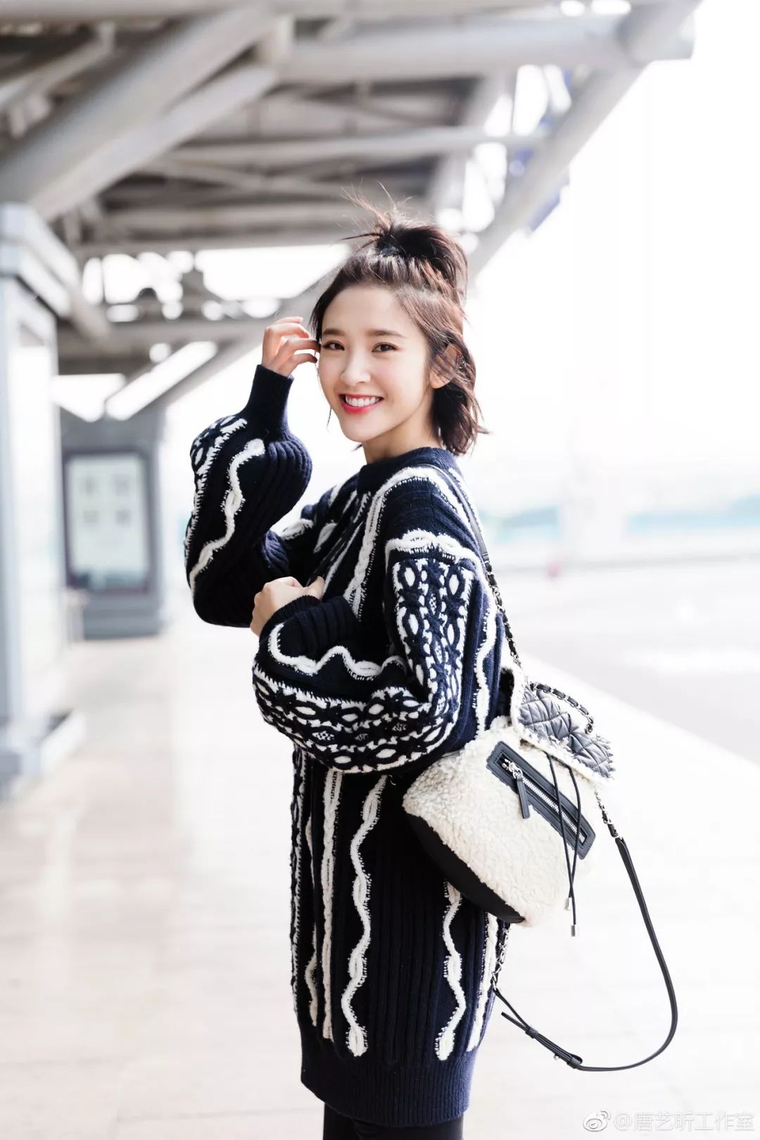 时髦不臃肿，被蔡徐坤、杨超越、吴谨言的毛衣疯狂种草