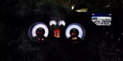 凌晨三点开法拉利的“临时工”