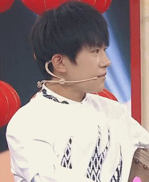 蔡徐坤朱一龙吴亦凡…这个冬天男星“不要脸”了，女星也不露腿了