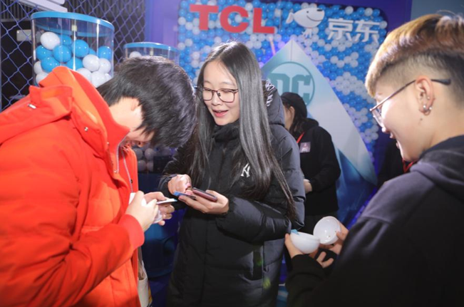 TCL携手《海王》集结超能力，派发超能幸运