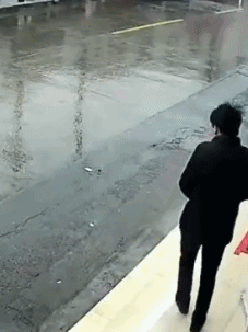 搞笑gif趣图:根本停不下来