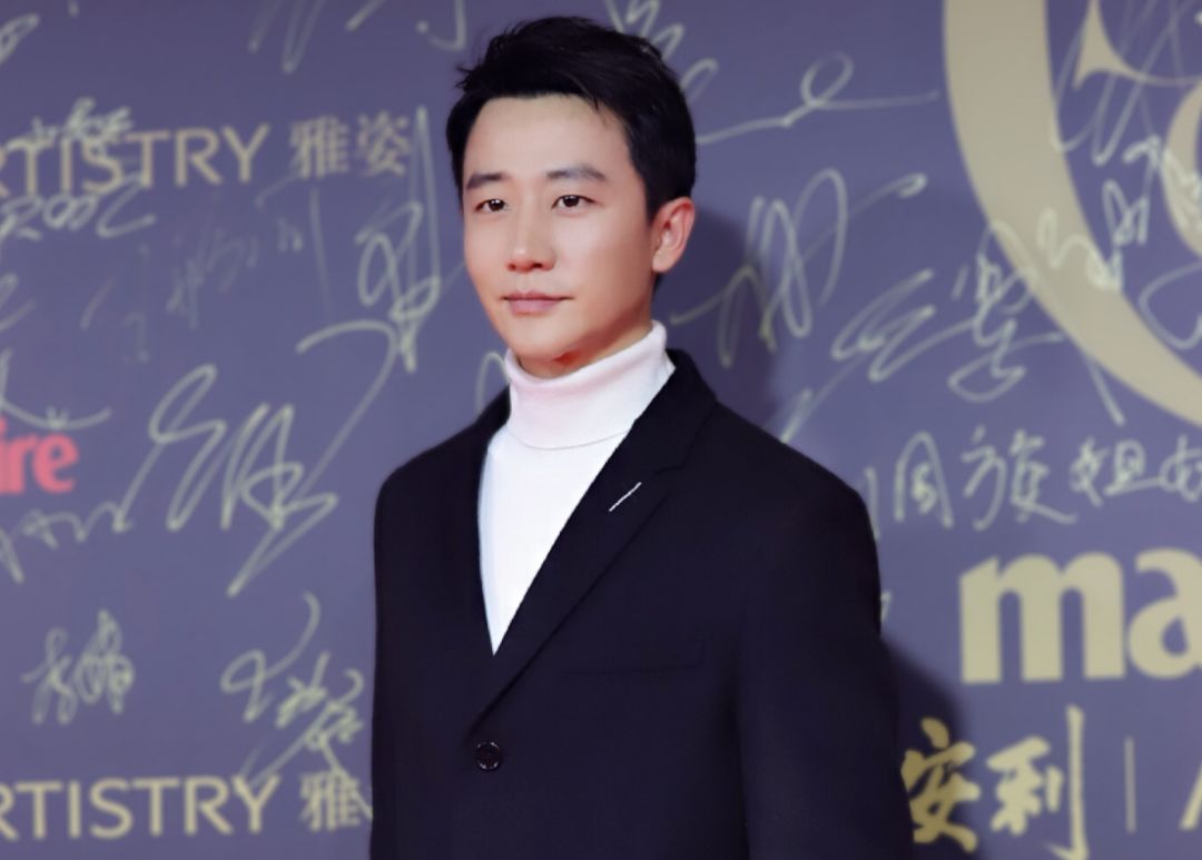 零下9度穿吊带裙的宋祖儿被夸碾压全场大小花，这妈妈桑发型认真的？