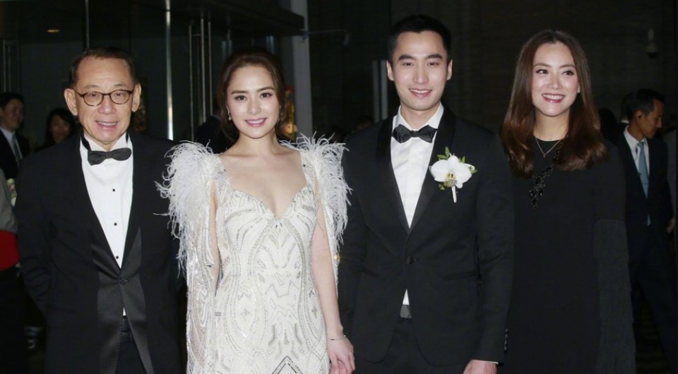 阿娇婚礼半个娱乐圈都来了!吴千语性感抢镜,张智霖夫妇最靓!