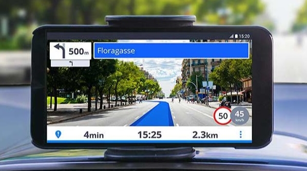 苹果将AR技术融入地图导航：全景路线直观清晰