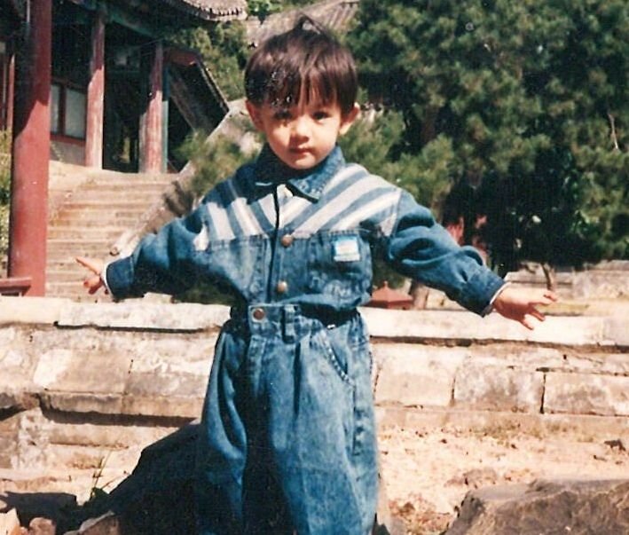 热巴最新直播自爆从小到大最自卑的颜值bug！竟然不是鼻子…