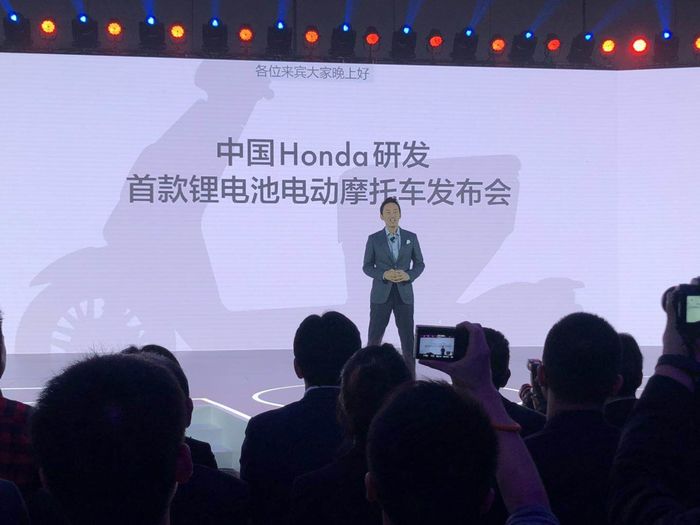 本田中国研发的首款锂电池电动摩托车V-GO正式发布
