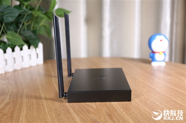 60秒组建VPN：蒲公英路由器X5开箱图赏