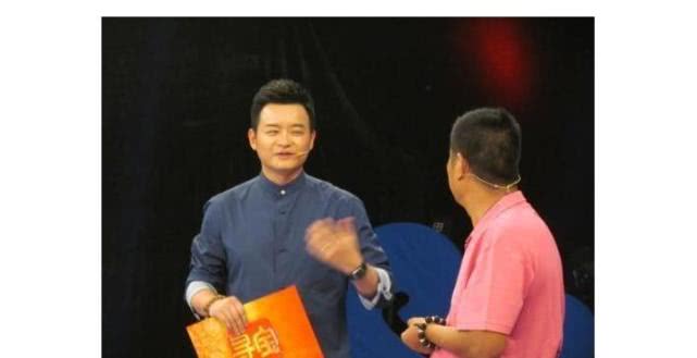 小伙拿翡翠原石去鉴定，估价4个亿