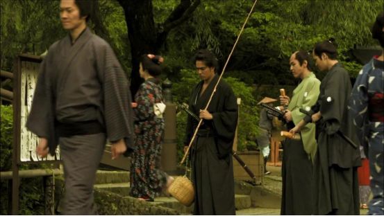 ▲《猫侍》主角身边衣着光鲜的武士则是佩戴两把刀。