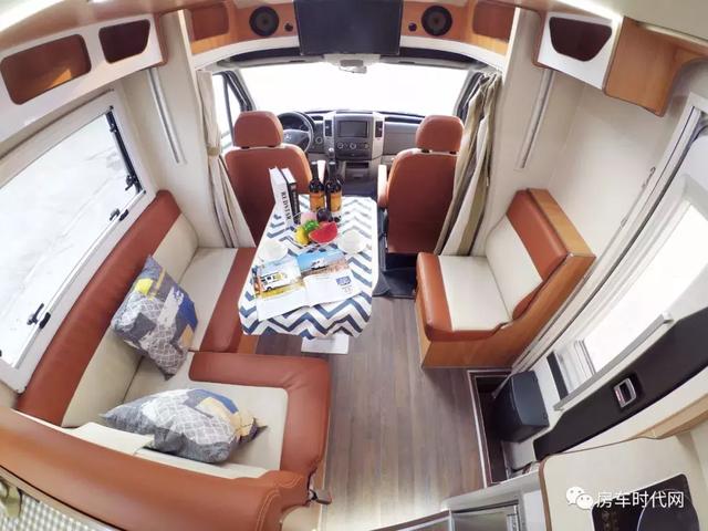 内饰布局曝光 新星奔驰T600风尚款重装上市