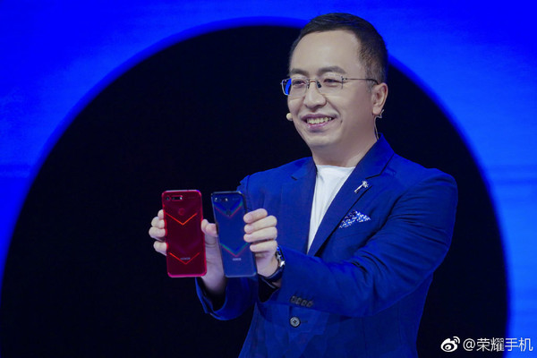 赵明：科技标杆荣耀V20短时间无挑战者