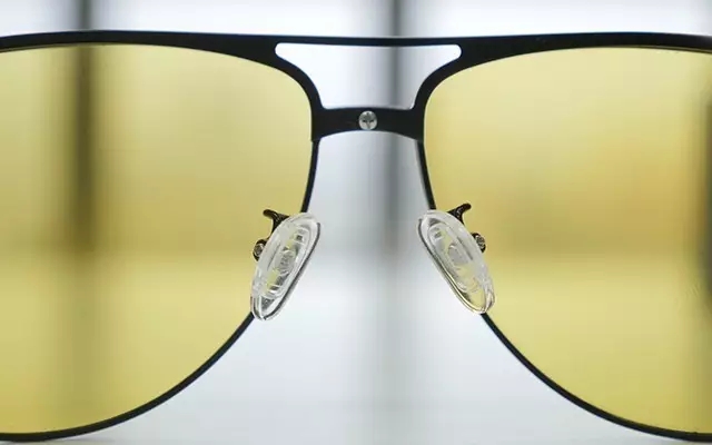 戴上它虐杀所有远光狗,晚上开车看得更清楚 | 最生活