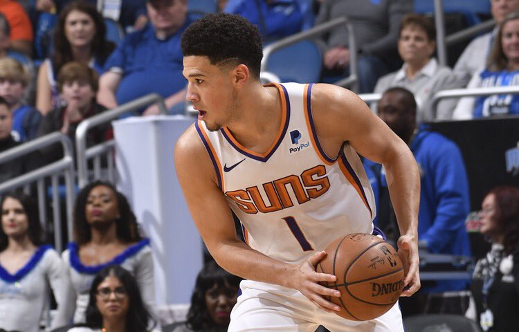 布克对阵勇士狂砍62分破队史纪录