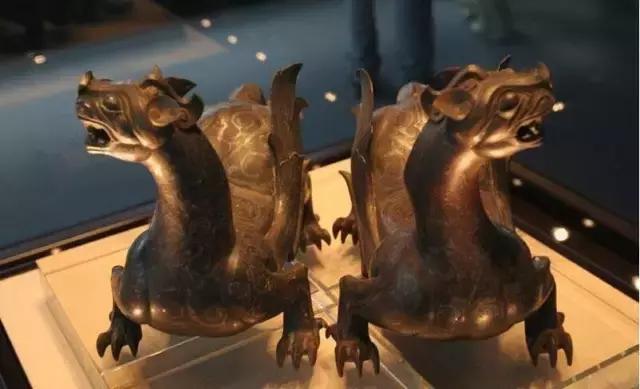 为什么中国不产狮子,却用石狮子守门?这就是答案