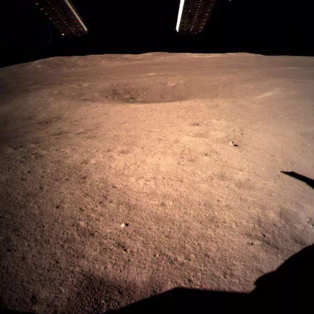 月球背面到底有没有外星基地？中国卫星刚刚传回首张图片
