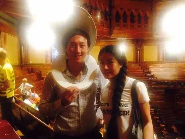 靠搞笑登上《nature》封面，他戴着马桶圈领“诺奖”