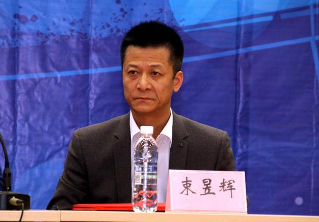 权健帝国垮塌20天，医院火疗店关张，仍有支持者坚称能挺过去