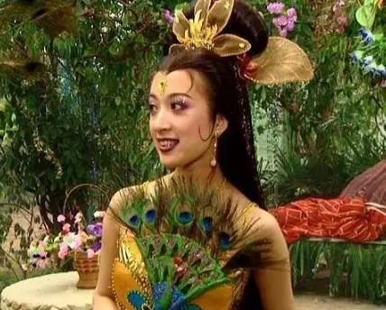 刚上节目征婚，她突然就结婚了！骗婚大佬做靠山？都来给她当舔狗
