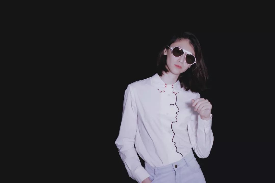 和李冰冰聊中年女生?她少女少女对自己的调侃头像说是元二次萌图片