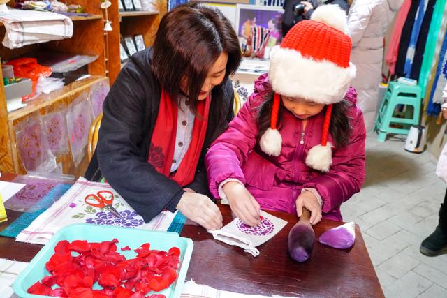 捶草印花、黑色剪纸、非遗陕州惊艳了女儿的寒假