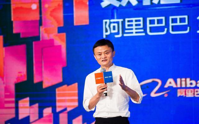 大公司年终奖怎么样？华为交了8万块的税，阿里的让人不敢想象！