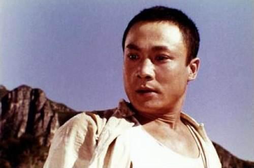 张连文去世,他曾经是文革电影的国标形象,文革后他的形象遭逆反