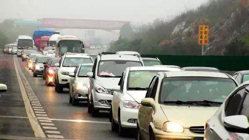 春运时期的顺风车：共享经济是如何失灵的？