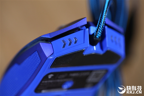 平民吃鸡利器！机械师耀M5游戏鼠标图赏