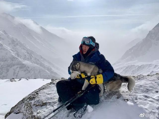 厉害了！吴京新片挑战雪峰登山，为角色跑去岗什卡训练半个月！