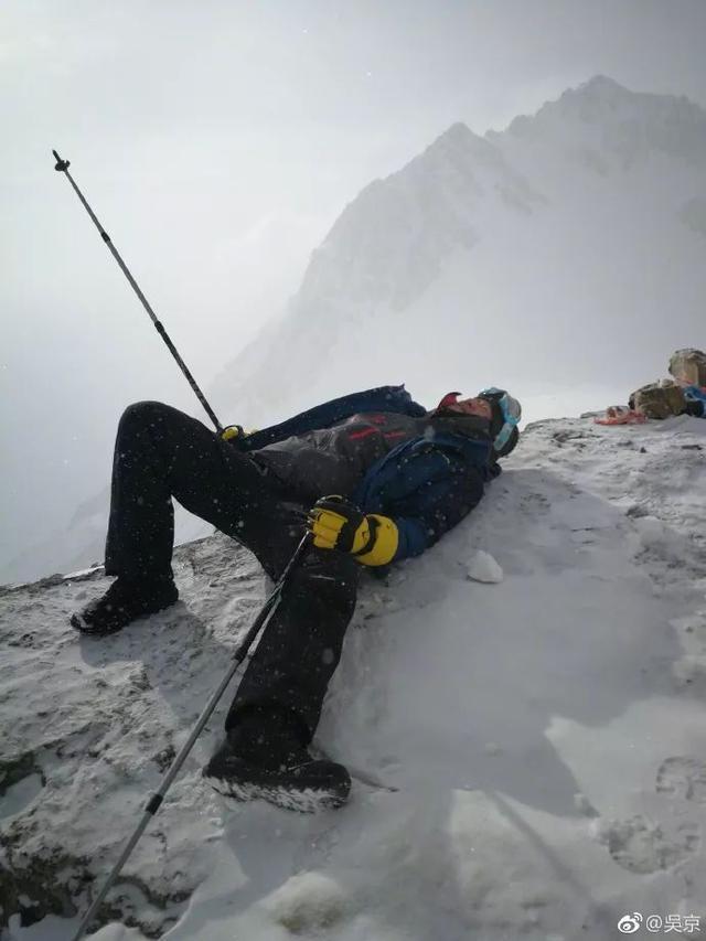 厉害了！吴京新片挑战雪峰登山，为角色跑去岗什卡训练半个月！
