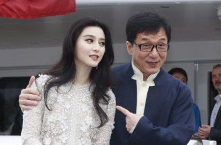 范冰冰成龙合照曝光,简直不堪入目,网友:难怪李晨一直不愿提起