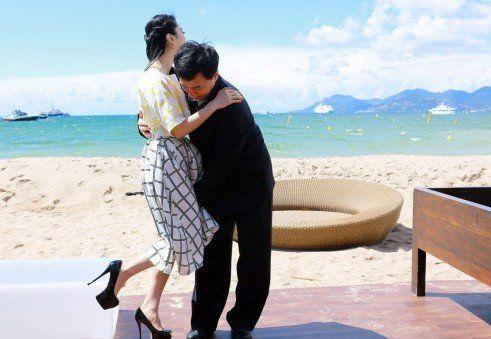 范冰冰成龙合照曝光,简直不堪入目,网友:难怪李晨一直不愿提起