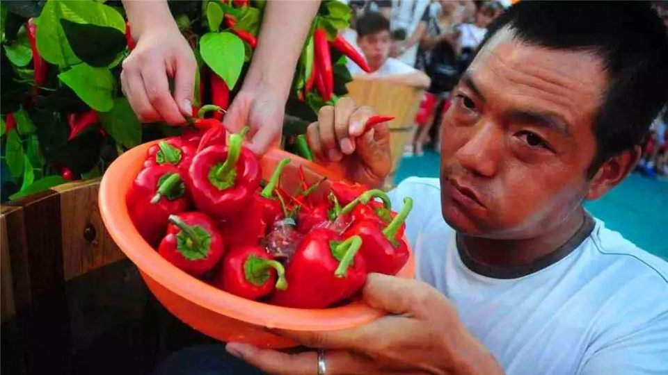 猎奇直播的背后利益有多害人