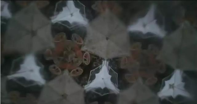 蒋雯丽自编自导的女性文艺电影,催的不仅是泪,更是翻涌的回忆