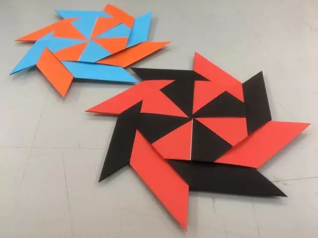 今天我们还是来做一个能变形,又可以玩得起来的折纸飞镖吧.