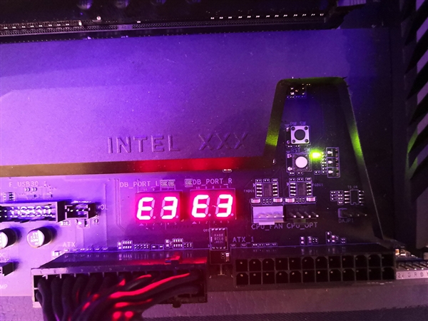技嘉首秀C621 Aorus Xtreme主板：28核心全核稳超5GHz