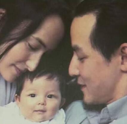 吴彦祖送娃上学，五岁混血女儿身材修长，网友：长大了得多美