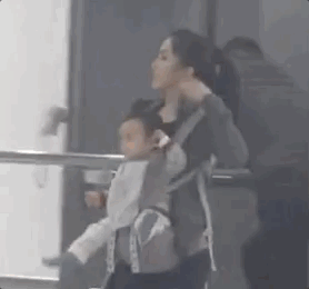 黎明一家三口低调回港,10个月大的女儿太抢镜了!