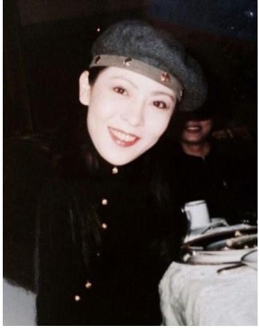 向太陈岚年轻时倾国倾城,美貌不输郭碧婷,在巩俐旁毫不输!