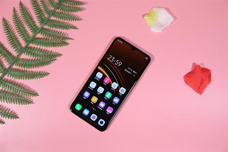 初生牛犊不怕虎 IQOO手机评测：骁龙855加持的老将新秀