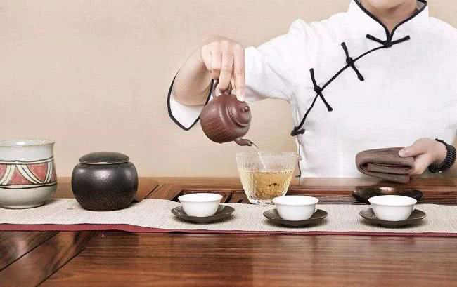 没想到（玻璃茶具的优点和缺点）玻璃茶具演示视频，玻璃茶具世界里的礼仪知识，你再不学就out了，李筱哲个人资料简介，